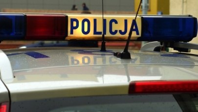 Pijany kierowca wiózł dwoje niepełnosprawnych dzieci. Uderzył autem w budynek