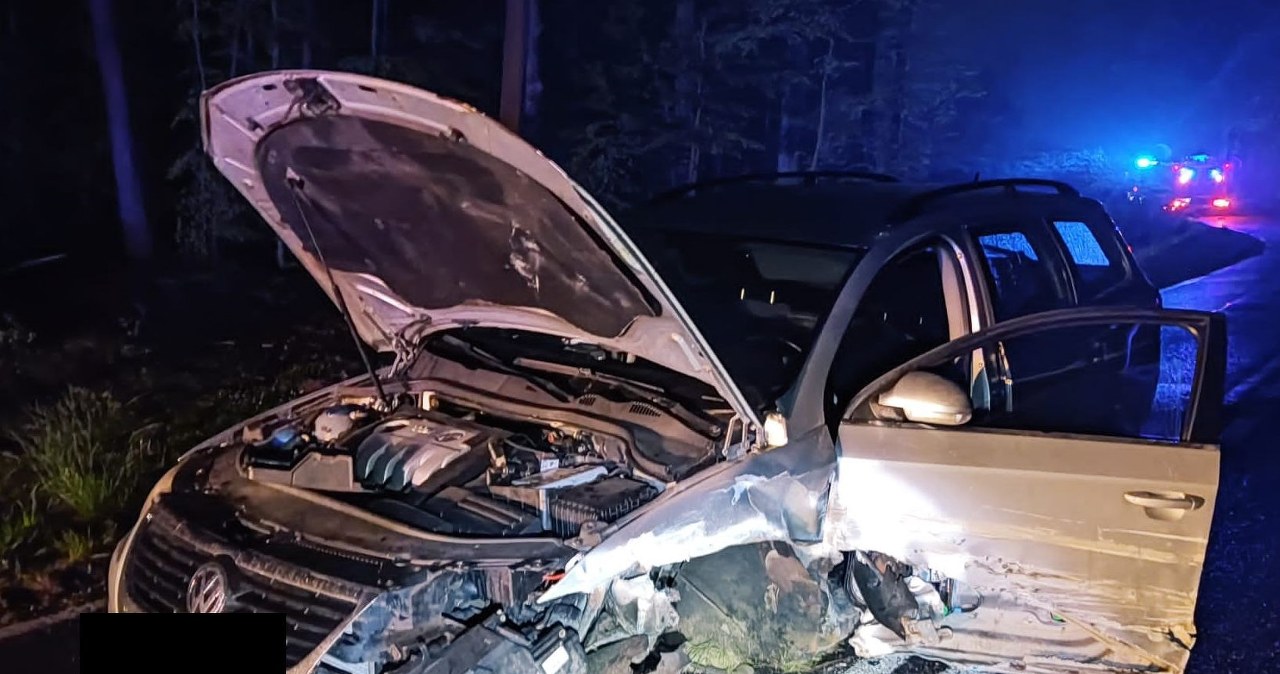 ​Pijany kierowca zderzył się z karetką. Nie został zatrzymany