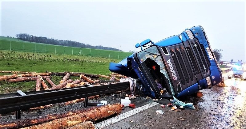 Pijany kierowca został ranny /Informacja prasowa