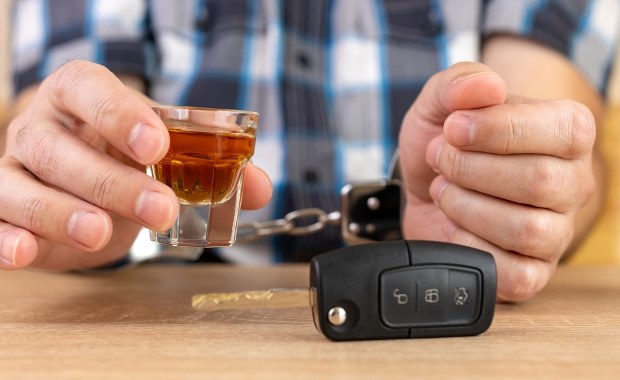 Pijany laweciarz zabił troje młodych ludzi. Jaka kara mu grozi?