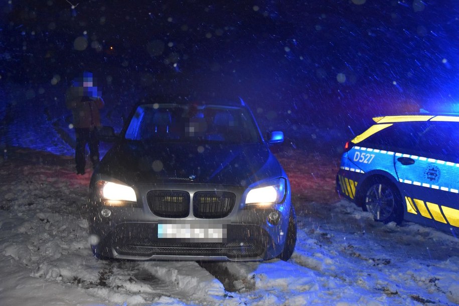 Pijany mężczyzna uciekał przed policjantami /KPP Kraśnik /Policja
