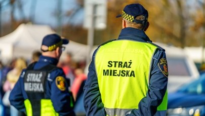 Pijany mężczyzna ugryzł w nogę strażnika miejskiego