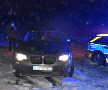 Pijany ojciec z małymi dziećmi uciekał przed policją