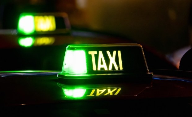 Pijany policjant groził ukraińskiemu taksówkarzowi. Skandal w Radomiu