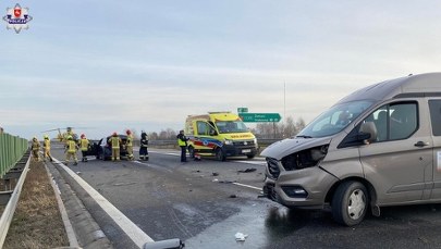 Pijany rozbił busa o bariery. Odpowie za spowodowanie śmiertelnego wypadku