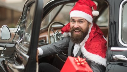 Pijany św. Mikołaj wjechał samochodem w budynek