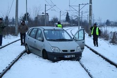 Pijany taksówkarz zablokował tory kolejowe w Świętokrzyskiem