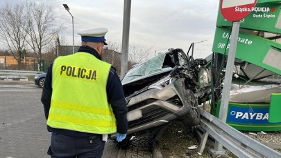 ​Pijany uciekał przed policją. Rozbił samochód na stacji benzynowej