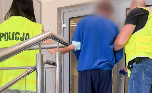 Pijany uderzył w dwie kobiety stojące przed domem. Jest ciąg dalszy