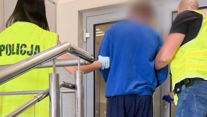 Pijany uderzył w dwie kobiety stojące przed domem. Jest ciąg dalszy