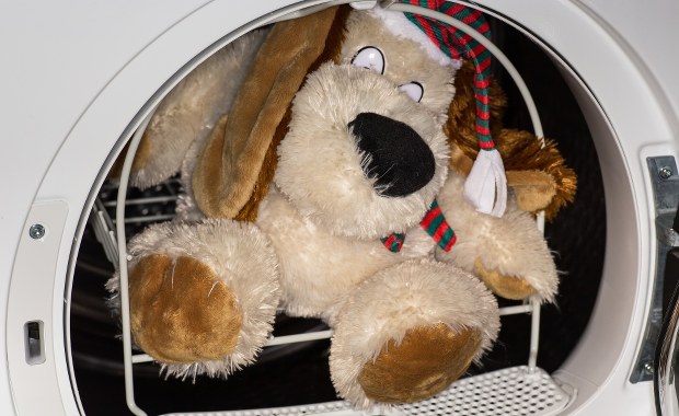 Pijany wsadził 3-latkę do pralki i uruchomił program