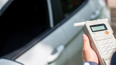 Pijany z 11-letnią córką na stacji paliw 