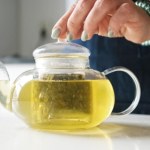 Piję rano zamiast kawy. Mam więcej energii, szybciej się koncentruję, a w pasie jest luźniej