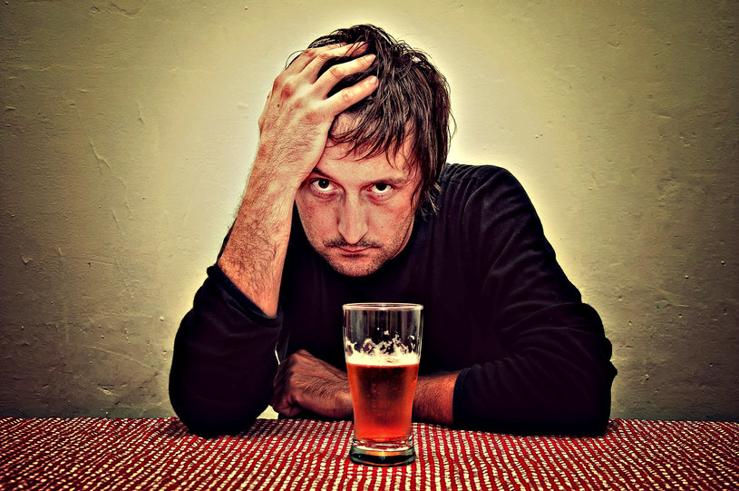 Pijesz alkohol codziennie? Zmień to jak najszybciej! /123RF/PICSEL