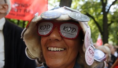 Pikieta KOD przed siedzibą TK