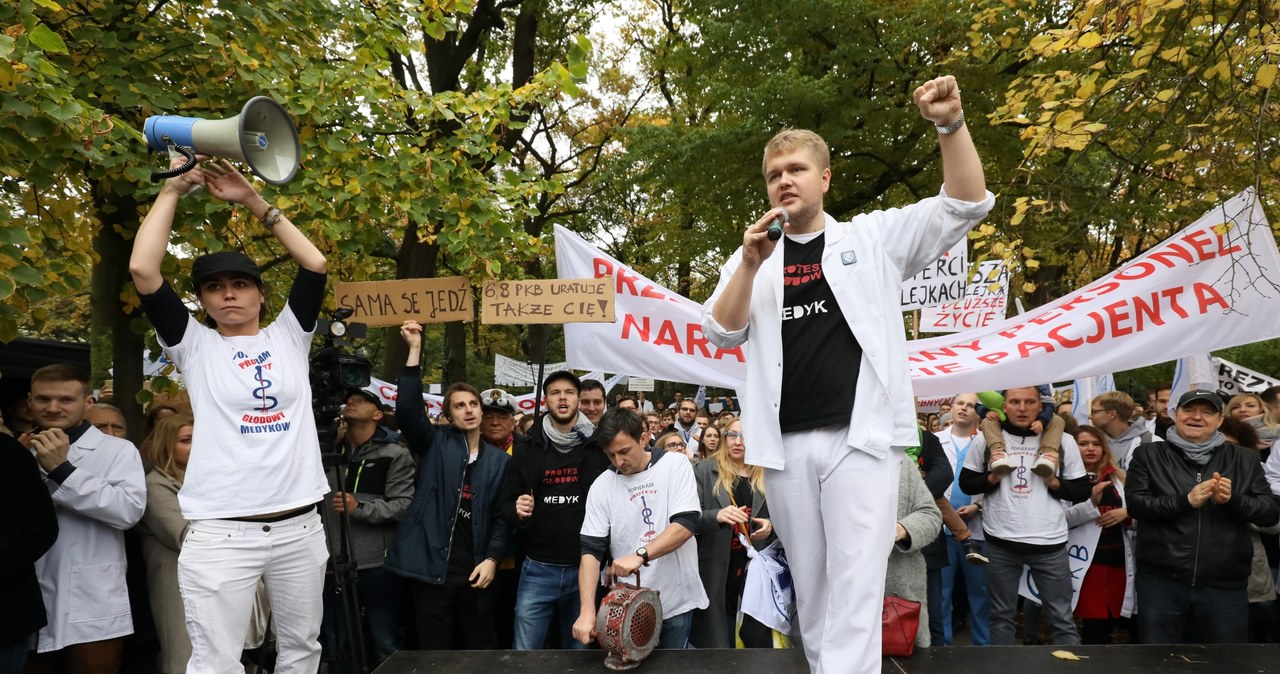 Pikieta lekarzy rezydentów w Warszawie