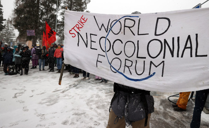 Pikieta w Davos podczas forum /Dursun Aydemir/Anadolu Agency /Getty Images