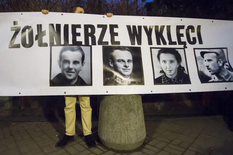 Pikieta zapowiadająca dzień "Żołnierzy Wyklętych" /Krystian Dobuszyński /Reporter