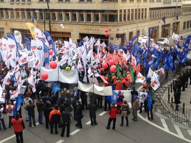 Pikieta związkowców na ulicach Warszawy /Paweł Świąder /RMF FM