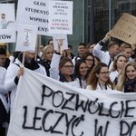 Pikiety poparcia dla rezydentów. Lekarze w Warszawie przekazali premier Szydło propozycję kompromisu