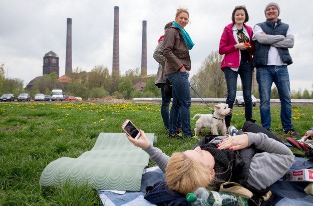 Piknik Centrum Lenistwa i Nicnierobienia w Bytomiu / 	Andrzej Grygiel    /PAP