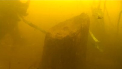 Piła: W rzece Gwda znaleziono fragmenty XVII-wiecznego mostu 