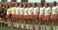 Piłka nożna: Polska jedenastka przed jednym z meczów na Mistrzostwach Świata w Monachium w 1974 /Encyklopedia Internautica