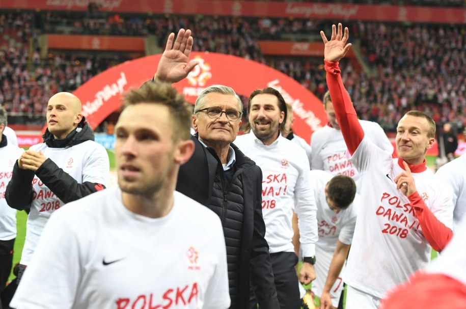 Piłkarska reprezentacja Polski po meczu z Czarnogórą /Bartłomiej Zborowski /PAP