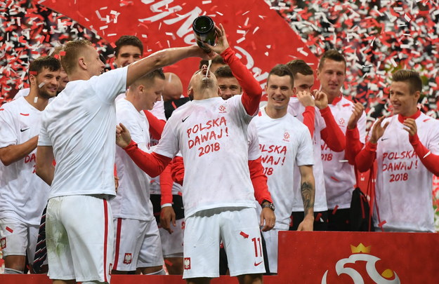 Piłkarska reprezentacja Polski pokonała Czarnogórę w ostatnim meczu eliminacyjnym grupy E na Stadionie PGE Narodowym w Warszawie /Bartłomiej Zborowski /PAP