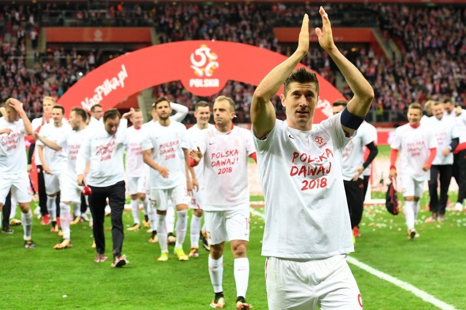 Piłkarska reprezentacja Polski pokonała Czarnogórę w ostatnim meczu eliminacyjnym grupy E na Stadionie PGE Narodowym w Warszawie 8 października i wystąpi w przyszłorocznych mistrzostwach świata w Rosji / 	Bartłomiej Zborowski    /PAP