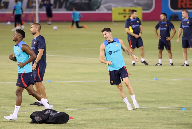 Piłkarz FC Barcelona Robert Lewandowski podczas treningu katalońskiej drużyny w Las Vegas /Marcin Cholewiński /PAP