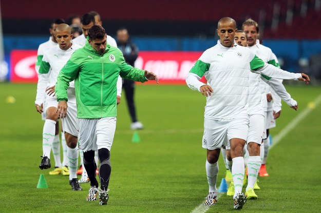 Piłkarze Algierii w czasie treningu /MOHAMED MESSARA /PAP/EPA