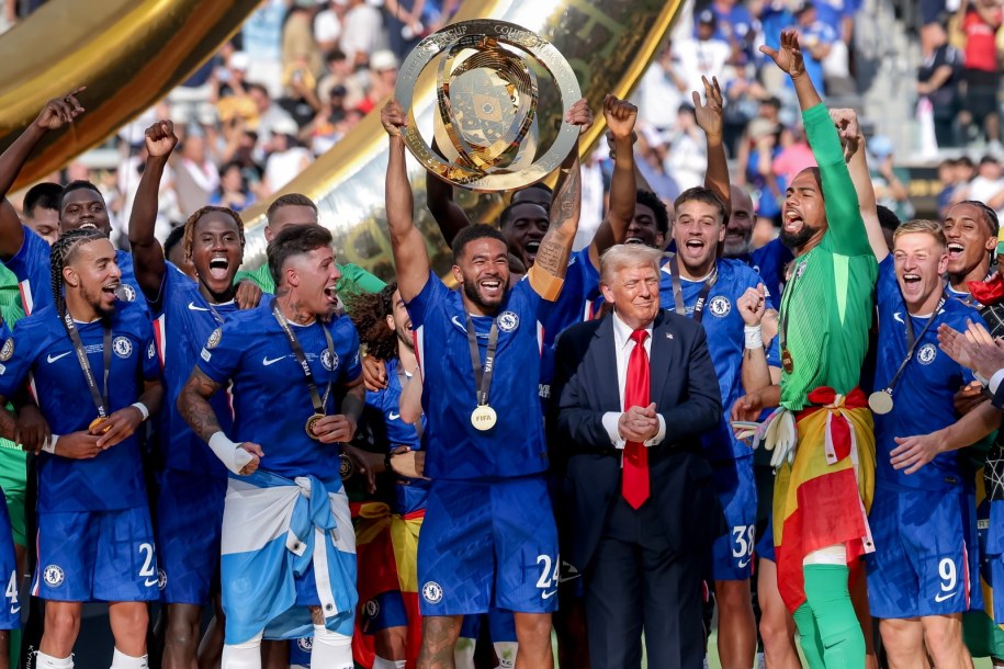 Piłkarze Chelsea świętują w towarzystwie Donalda Trumpa /JUSTIN LANE /PAP/EPA