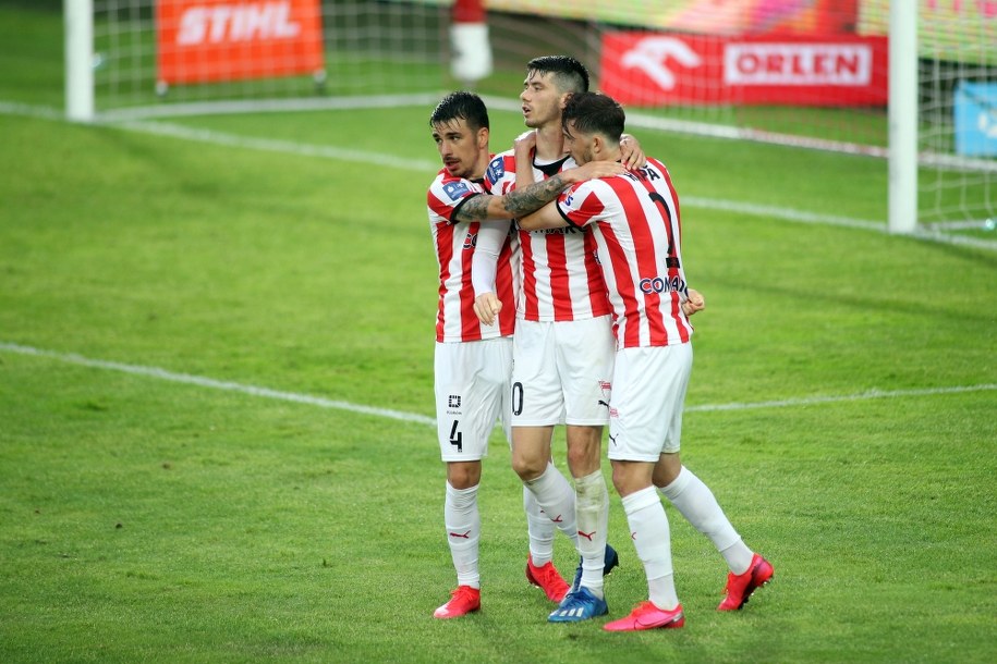 Piłkarze Cracovii (od lewej): Sergiu Hanca, Pelle van Amersfoort i Cornel Rapa //Łukasz Gągulski /PAP