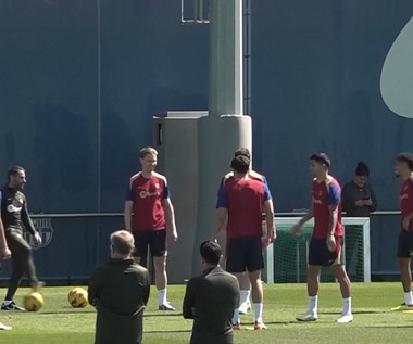 Piłkarze FC Barcelony trenują przed meczem z Realem Madryt. WIDEO