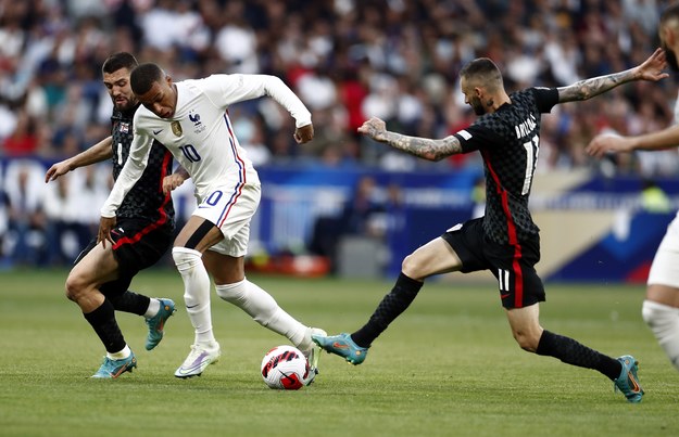 Piłkarze Francji ponieśli porażkę z Chorwacją 0:1 /PAP/EPA/MOHAMMED BADRA /