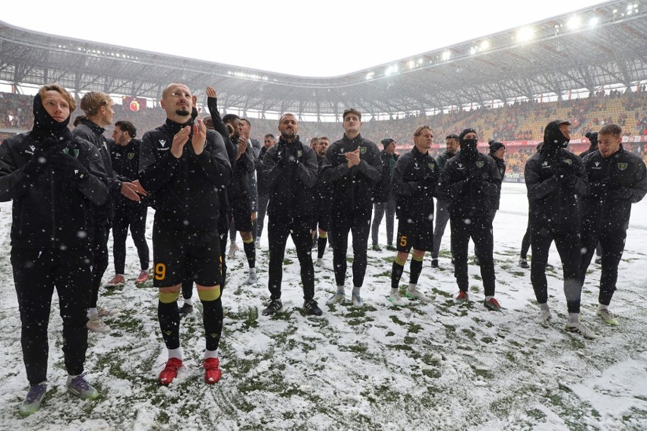 Piłkarze GKS Katowice po odwołanym z powodu niekorzystnych warunków atmosferycznych meczu 16. kolejki Ekstraklasy z Jagiellonią Białystok /Artur Reszko /PAP