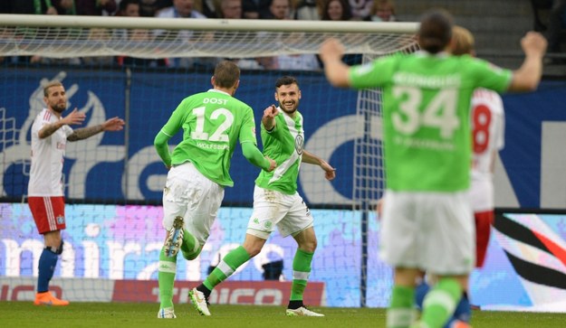 Piłkarze HSV tracą gola w meczu z Wolfsburgiem //DANIEL BOCKWOLDT /PAP/EPA