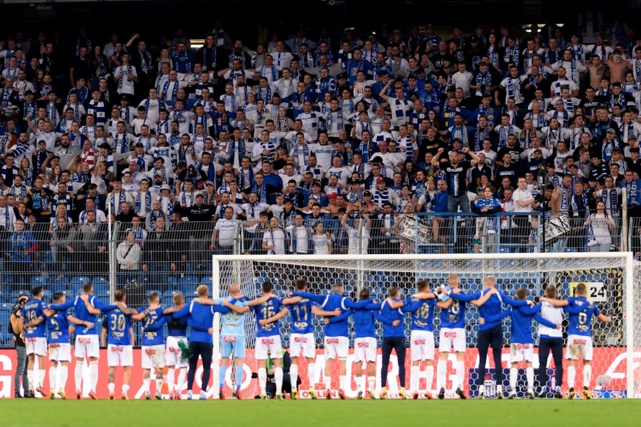 Piłkarze i kibice Lecha Poznań po meczu Ekstraklasy ze Śląskiem Wrocław /	Jakub Kaczmarczyk   /PAP