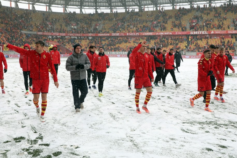 Piłkarze Jagielloni Białystok po odwołaniu spotkania z GKS-em w listopadzie /Artur Reszko /PAP