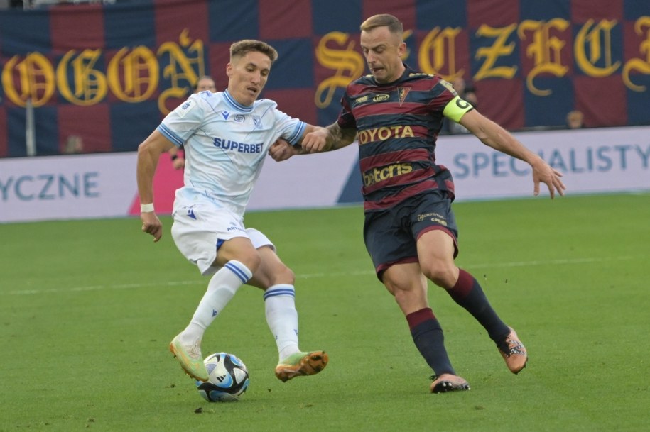 Piłkarze Lecha Poznań dostali lanie od Pogoni Szczecin /	Marcin Bielecki   /PAP