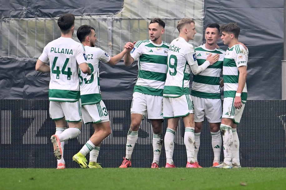 Piłkarze Lechii Gdańsk podczas meczu z Górnikiem Zabrze, 9 marca. /Marcin Gadomski /PAP