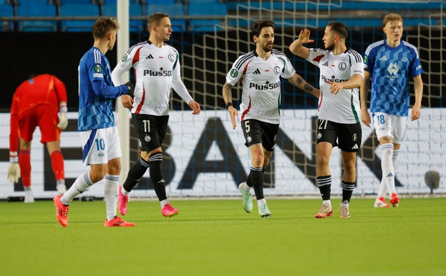 Piłkarze Legii Warszawa podczas wyjazdowego spotkania z Molde FK /SVEIN OVE EKORNESVAG /PAP/EPA