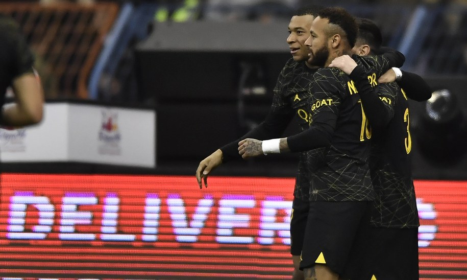 Piłkarze Paris Saint-Germain: Kylian Mbappé, Lionel Messi i Neymar /STR /PAP/EPA
