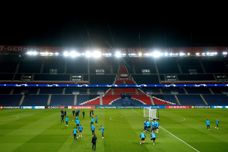 Piłkarze Paris Saint Germain podczas treningu przed dzisiejszym meczem z RB Lipsk /YOAN VALAT  /PAP/EPA