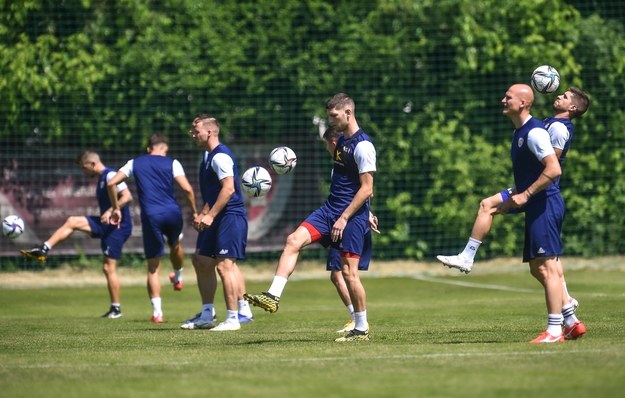 Piłkarze Piasta Gliwice podczas treningu. Zawodnicy przygotowują się do nowego sezonu Ekstraklasy. /Hanna Bardo /PAP