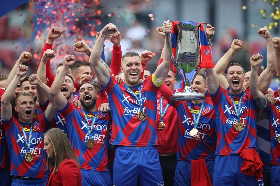 Piłkarze Rakowa z Pucharem Polski / 	Leszek Szymański    /PAP