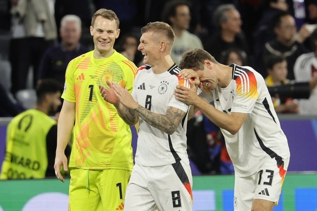 Piłkarze reprezentacji Niemiec (od lewej): Manuel Neuer, Toni Kroos i Thomas Muller /RONALD WITTEK /PAP/EPA