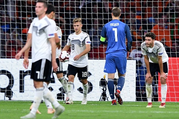 Piłkarze reprezentacji Niemiec po porażce 0:3 z Holendrami w meczu Ligi Narodów /Sascha Steinbach /PAP/EPA