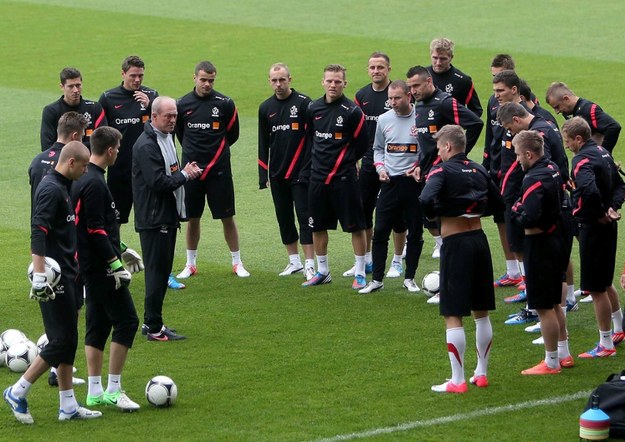 Piłkarze reprezentacji Polski i selekcjoner Franciszek Smuda podczas treningu do Euro 2012. 04.06.2012 r. / 	Leszek Szymański    /PAP